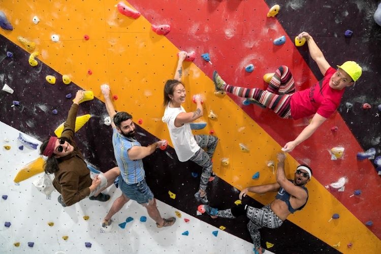 https://www.kidsburgh.org/wp-content/uploads/2022/02/First-Ascent-FA-Climbing-Fitness-opens-on-Feb.-26-in-the-old-freight-house-at-125-W.-Station-Square-Dr.-Photo-courtesy-of-FA-Climbing-Fitness.jpeg